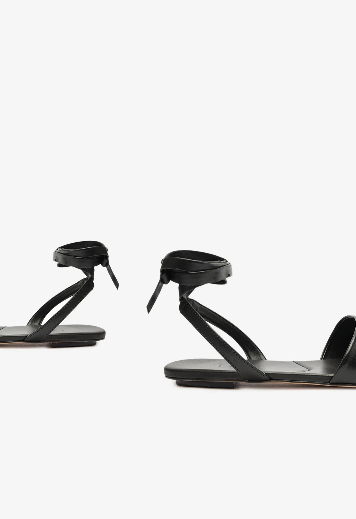 Ariel Leather Flat