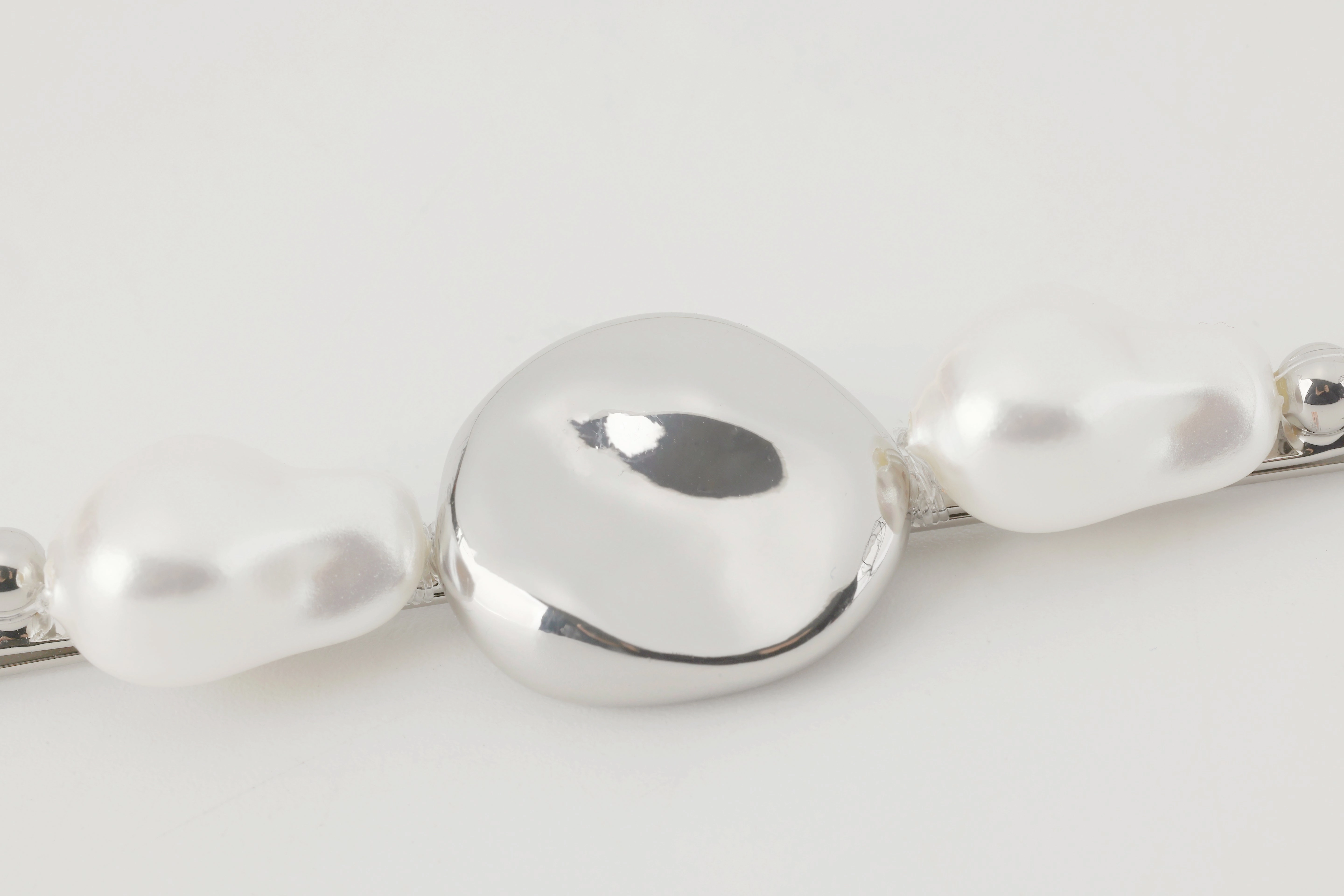 Glamour Distort Hairclip Set With Faux Pearl