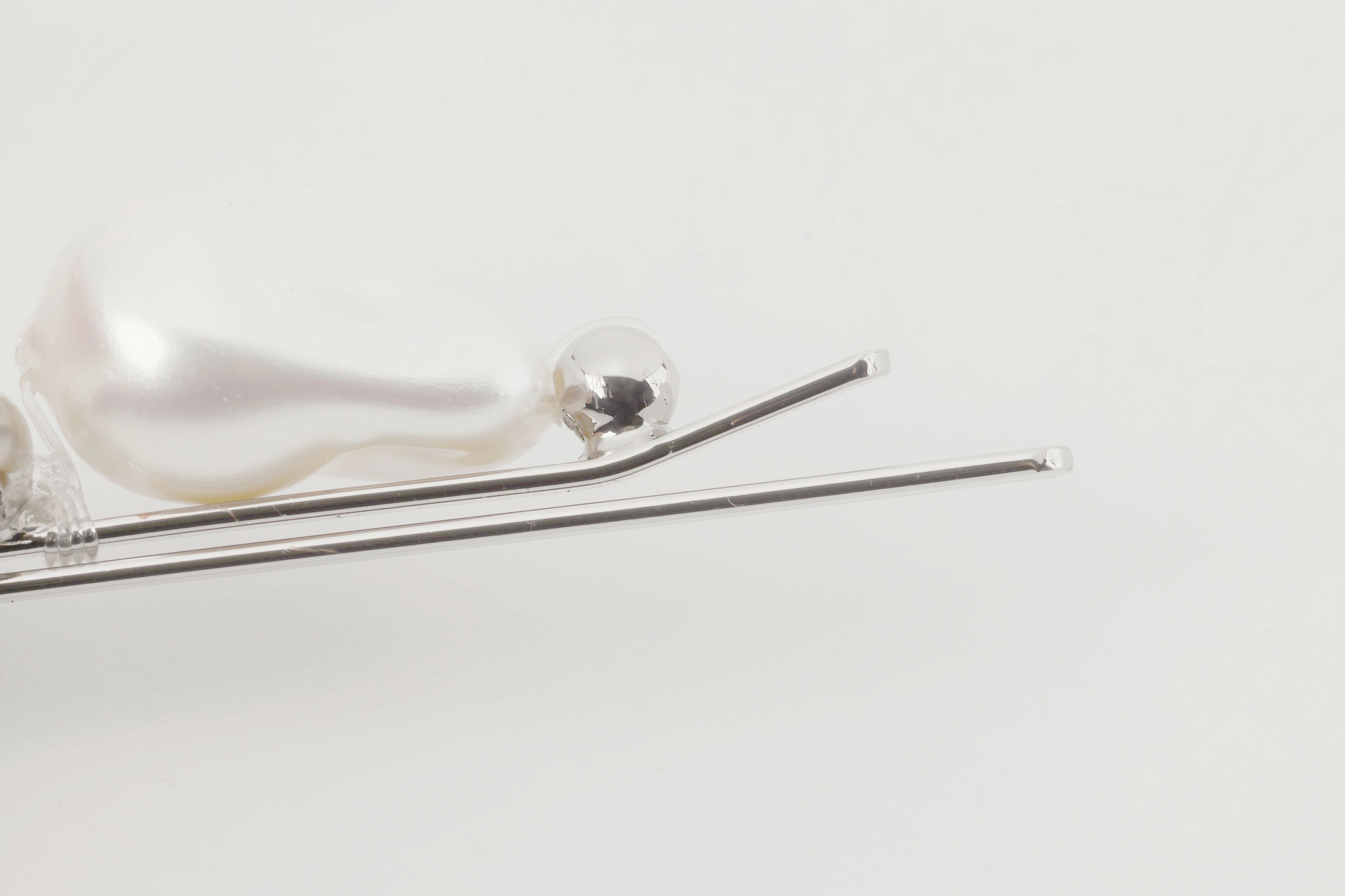 Glamour Distort Hairclip Set With Faux Pearl