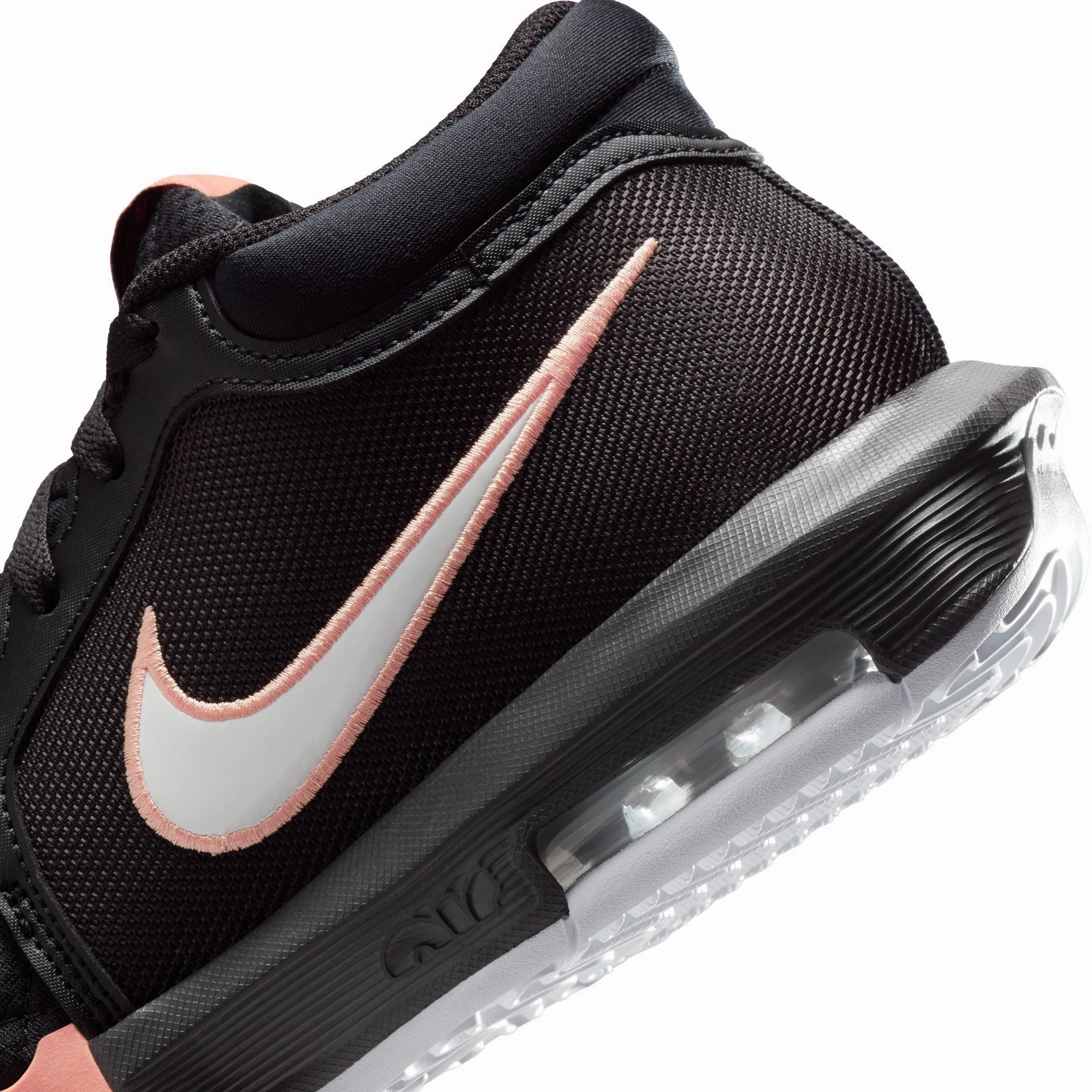 Lebron Witness VIII Basketball Shoes
