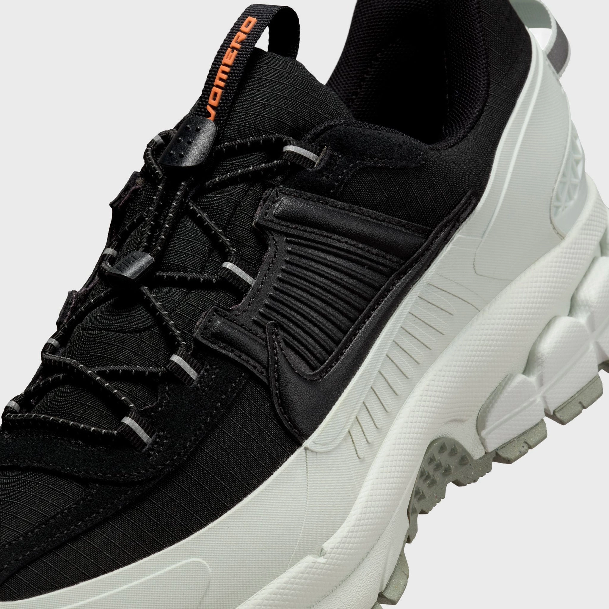 Nike Zoom Vomero Roam Black / Black - Light Silver